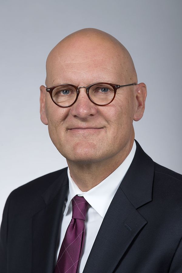 portrait of Gary Taylor