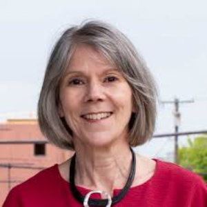 portrait of Lynn Mandarano