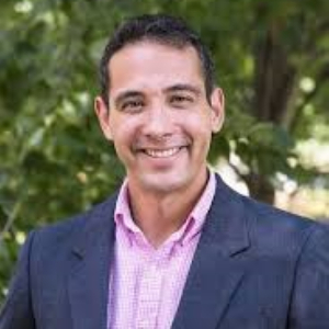 portrait of Michael Méndez