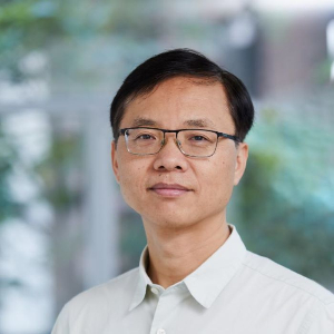 portrait of Zhongjie Lin