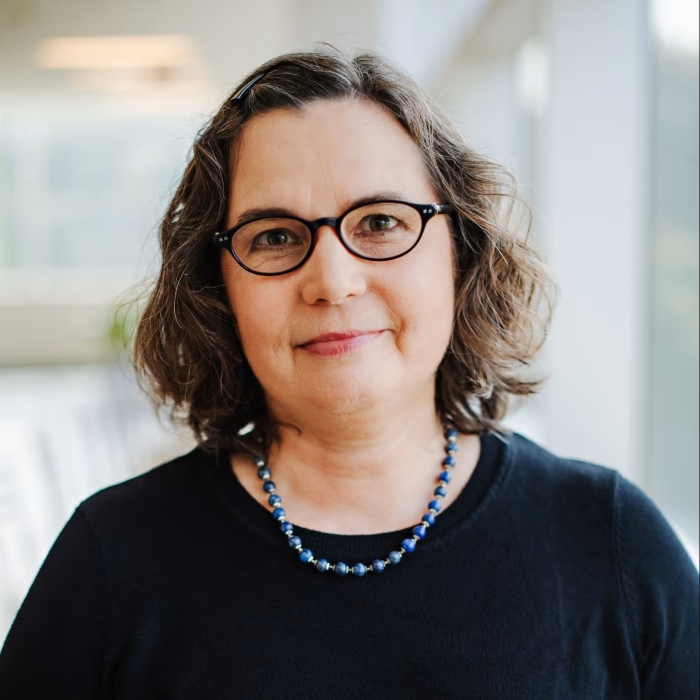 portrait of Dawn Parker